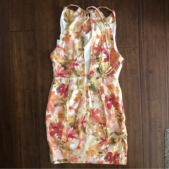 NWT Significant Other Chiara Floral Print Tie Back Mini dress - Picture 12 of 13